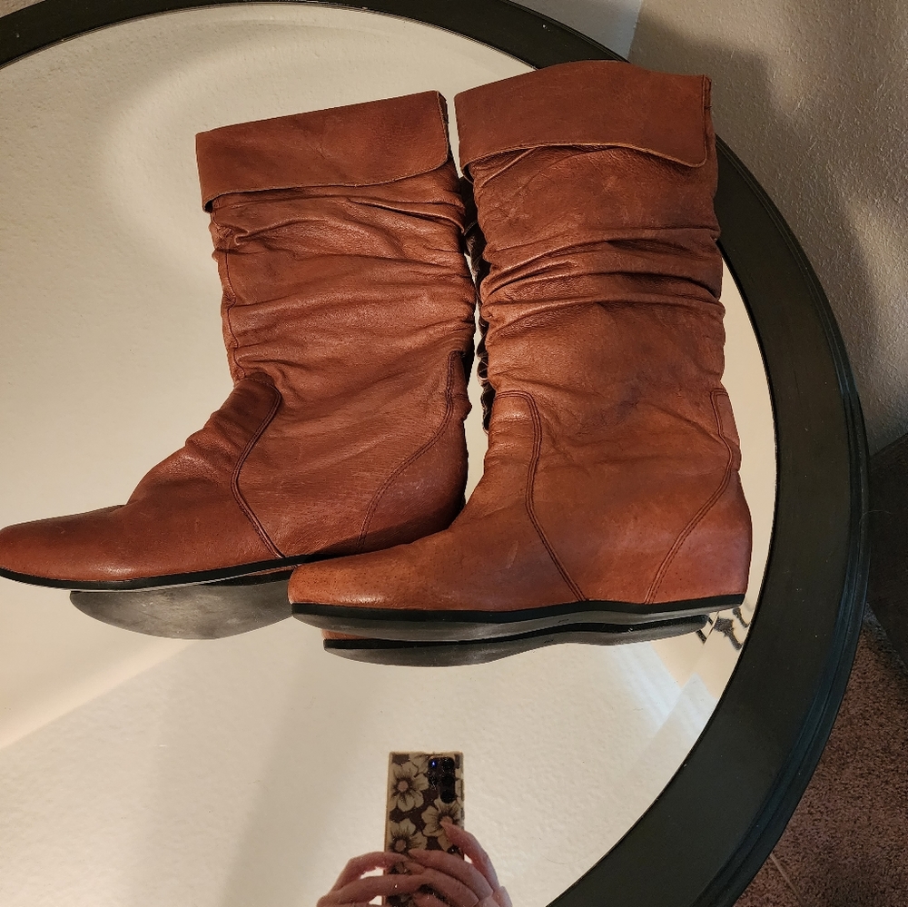 Boots - Picture 4 of 7